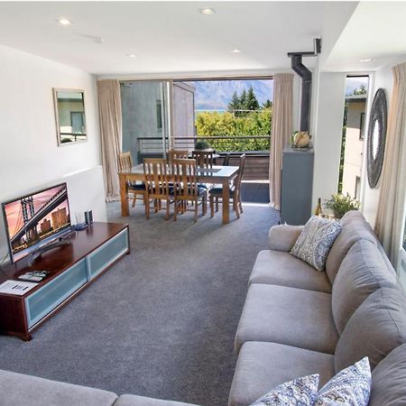 The Alps Apartment Three Bedroom Куийнстаун Екстериор снимка