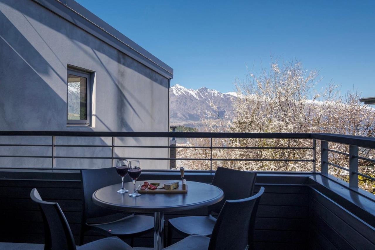 The Alps Apartment Three Bedroom Куийнстаун Екстериор снимка