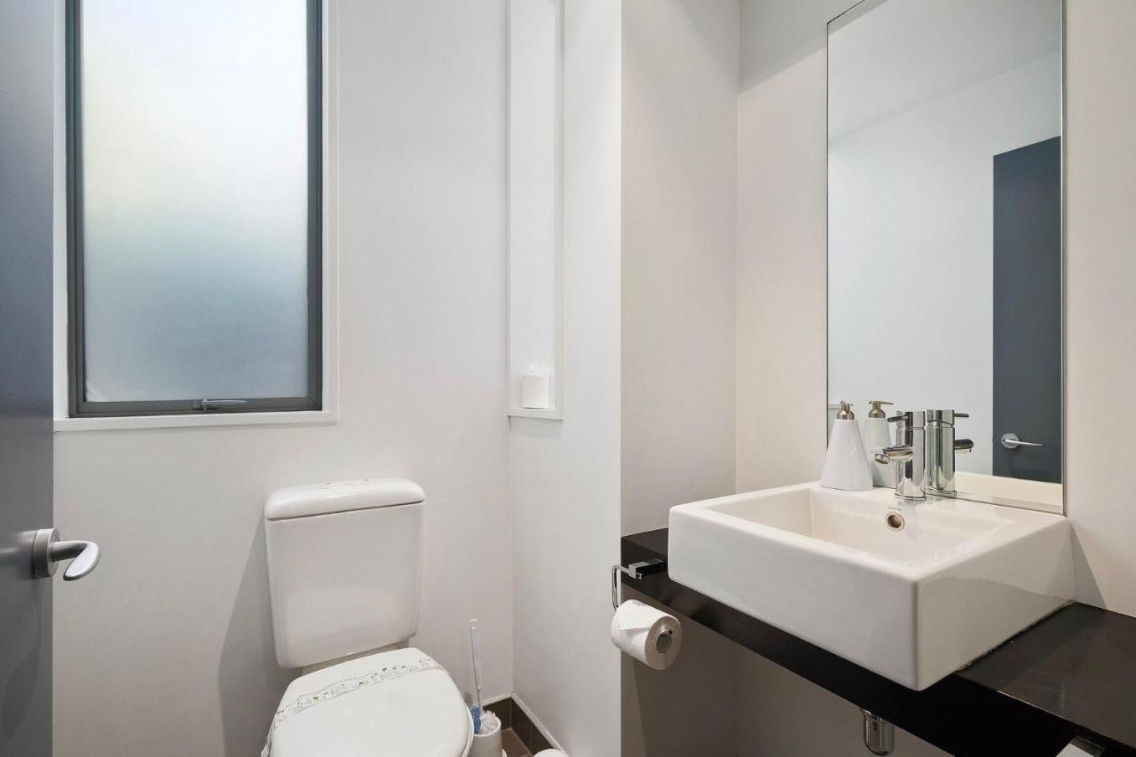 The Alps Apartment Three Bedroom Куийнстаун Екстериор снимка